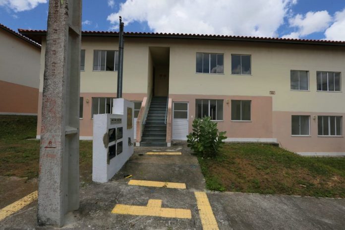 Jerônimo Rodrigues e ministro Rui Costa vistoriam residenciais do Minha Casa, Minha Vida