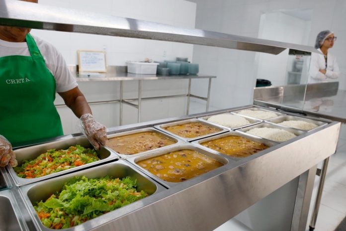 Com 30 milhões de refeições ao mês, Programa de Alimentação Escolar garante a segurança nutricional dos estudantes da rede estadual