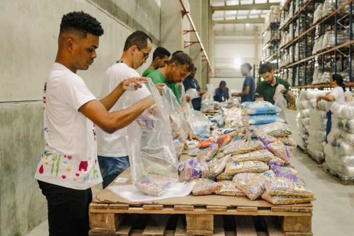 Voluntários são fundamentais para atuação do Bahia Sem Fome