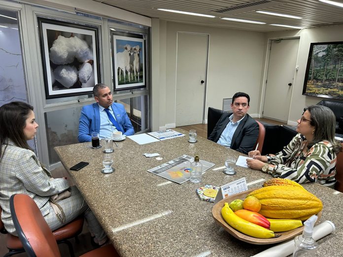 Em agenda com novo diretor-presidente da Coelba, titular da Seagri apresenta demanda do agronegócio da Bahia