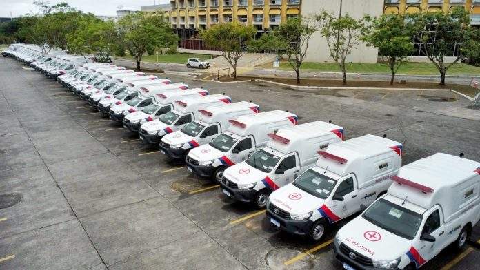 Governo do Estado entrega 68 ambulâncias tipo van para 66 municípios baianos