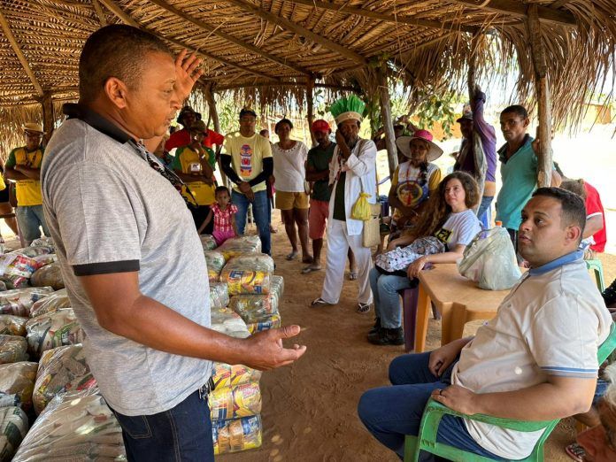 Bahia Sem Fome entrega cinco toneladas de alimentos a aldeia de Curaçá