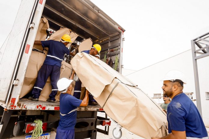 Hospital Costa das Baleias recebe 7 caminhões com equipamentos