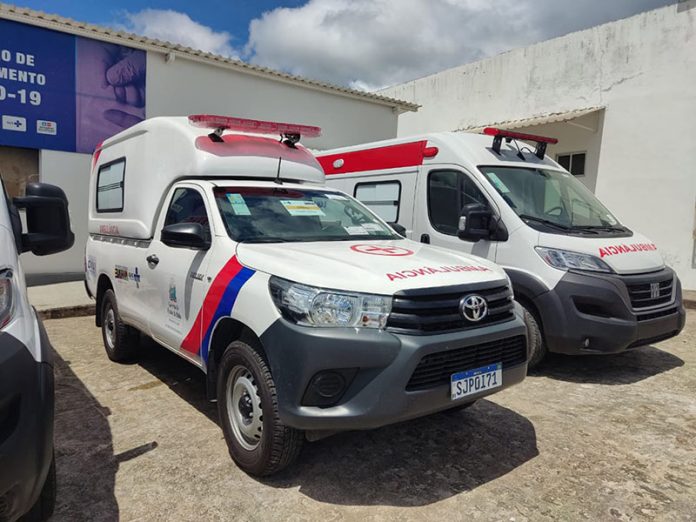 Governo da Bahia entrega ambulância para município de Gandu