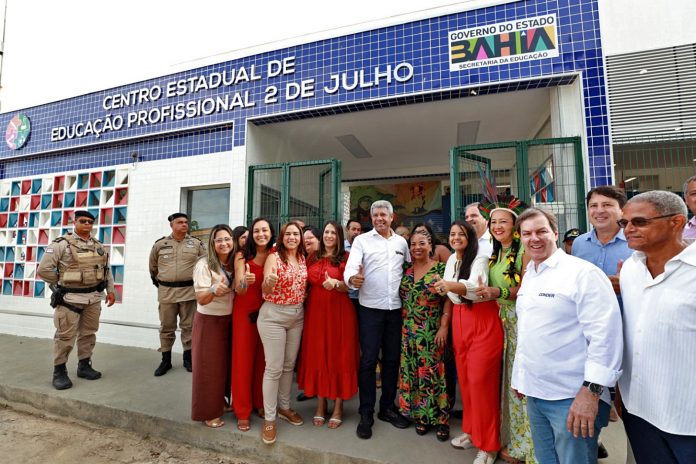 Entrega de Centro de Educação Profissional garante futuro promissor para estudantes de comunidade de Porto Seguro