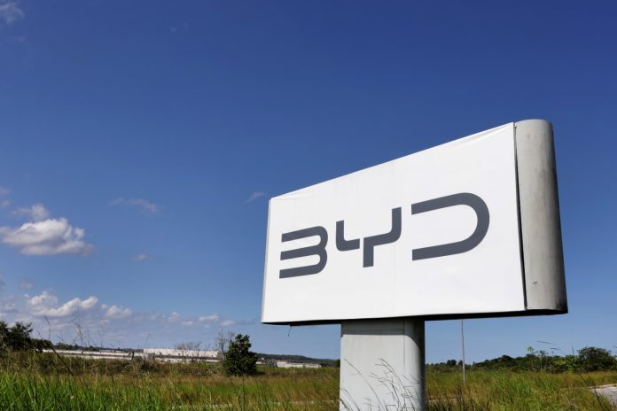 BYD anuncia R$ 5,5 bilhões na implantação de fábrica na Bahia, quase o dobro do previsto inicialmente