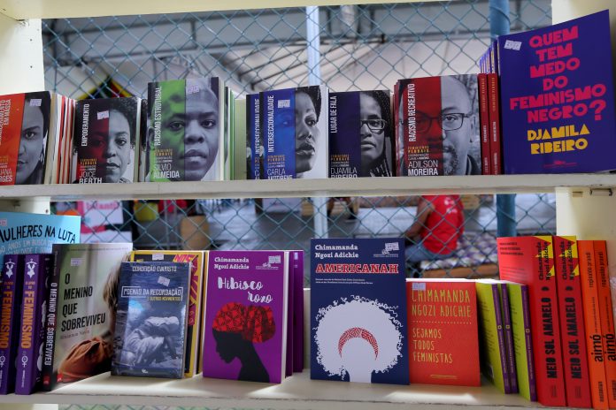 Bienal Bahia: Professores, bibliotecários, autores e profissionais do livro têm gratuidade no evento