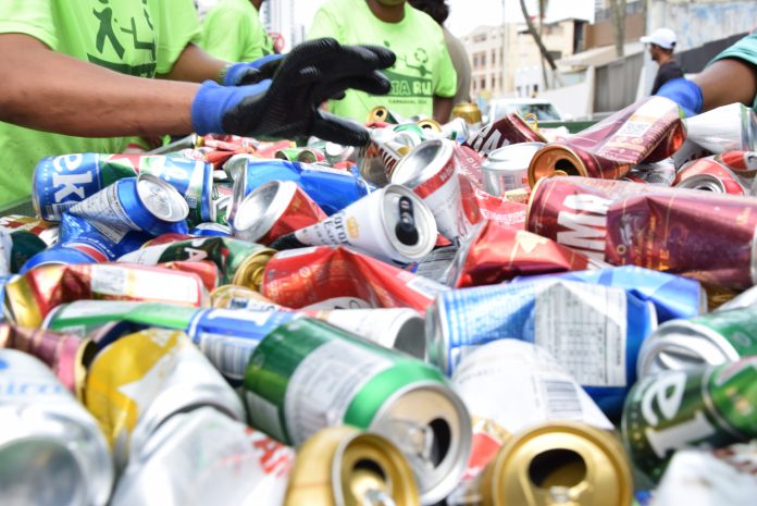 Governo realiza projeto de valorização de catadores de recicláveis durante a Micareta de Feira