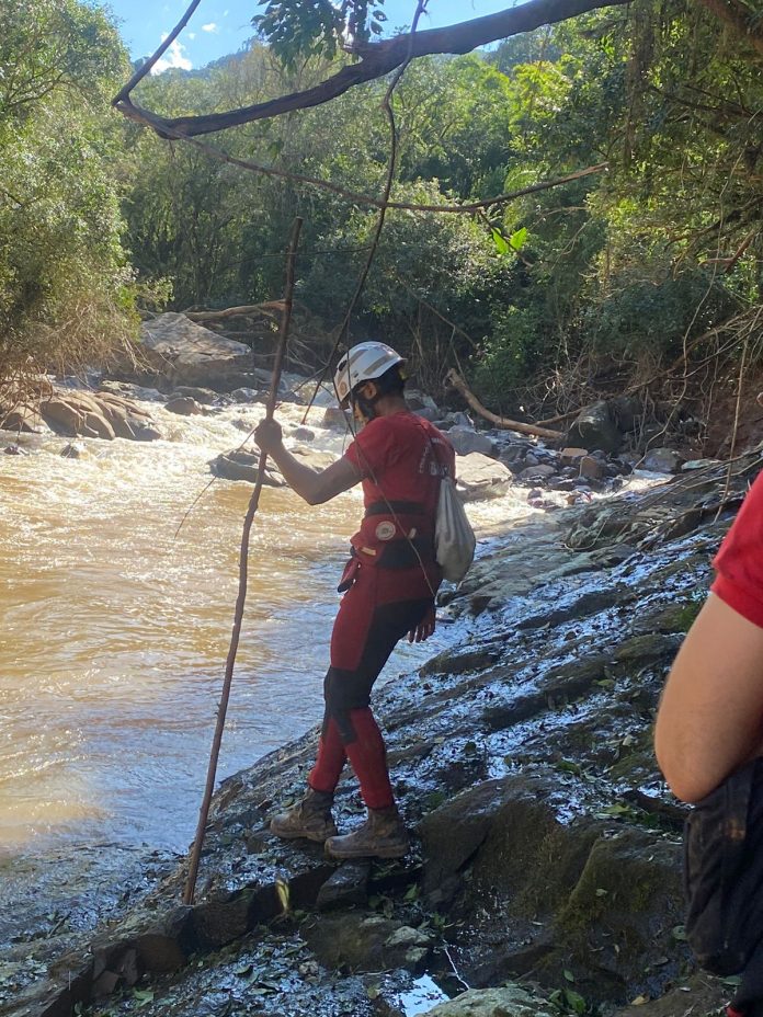 Bombeiros baianos seguem realizando buscas a desaparecidos no Rio Grande do Sul