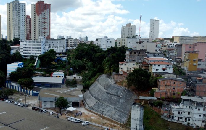 Conder garante mais R$200 milhões para conter encostas na Bahia através do Novo PAC