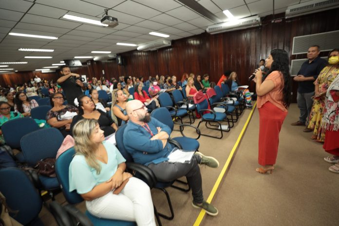 Professores tutores de Regime Progressão Parcial participam de formação continuada, em Salvador